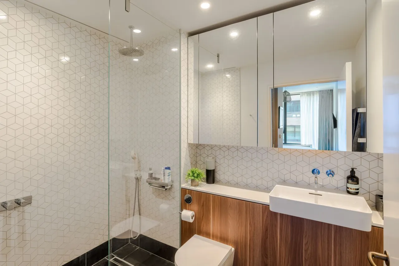 Wood Crescent, London, W12 7GJ, photo 11