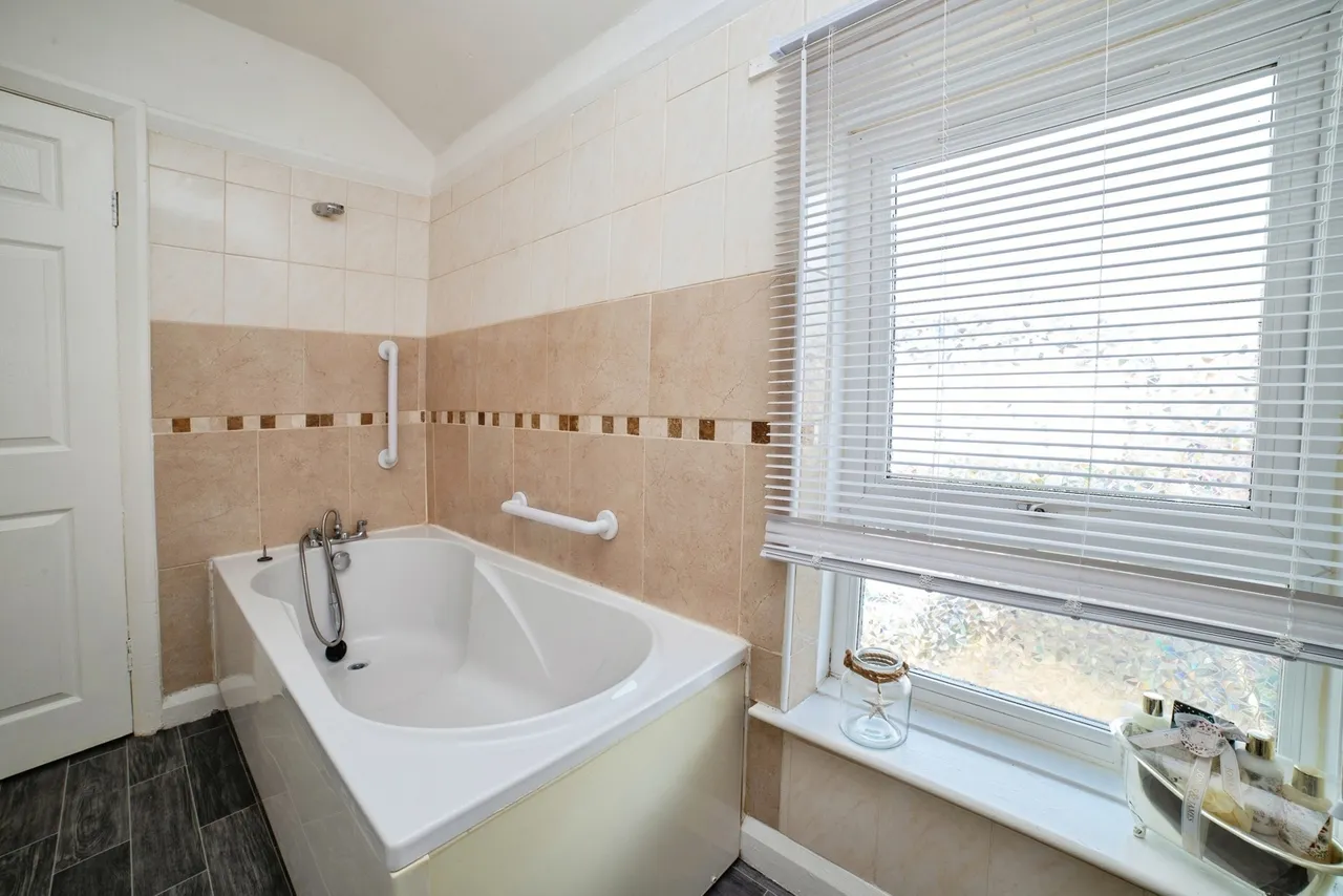 Frederick Street, Sutton-in-Ashfield, NG17, photo 13