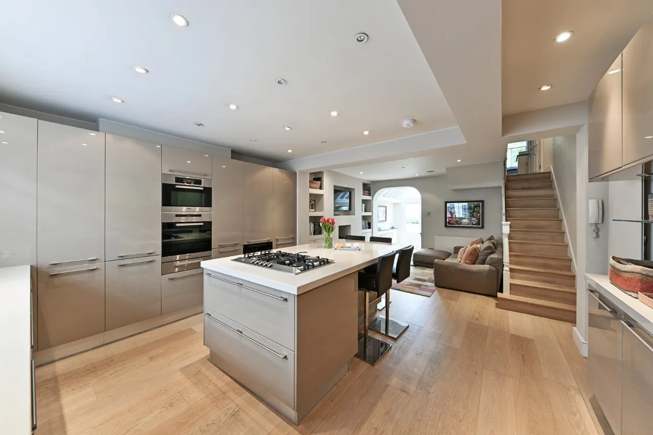 Lamont Road, London, SW10 0HR, photo 10