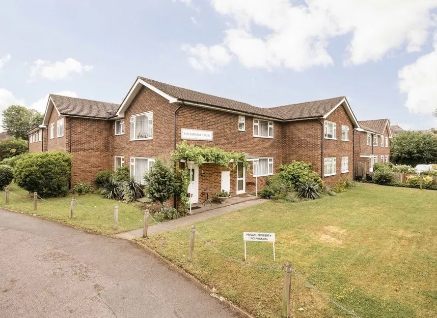 2 bed flat for sale — Percy Road, Hampton, TW12