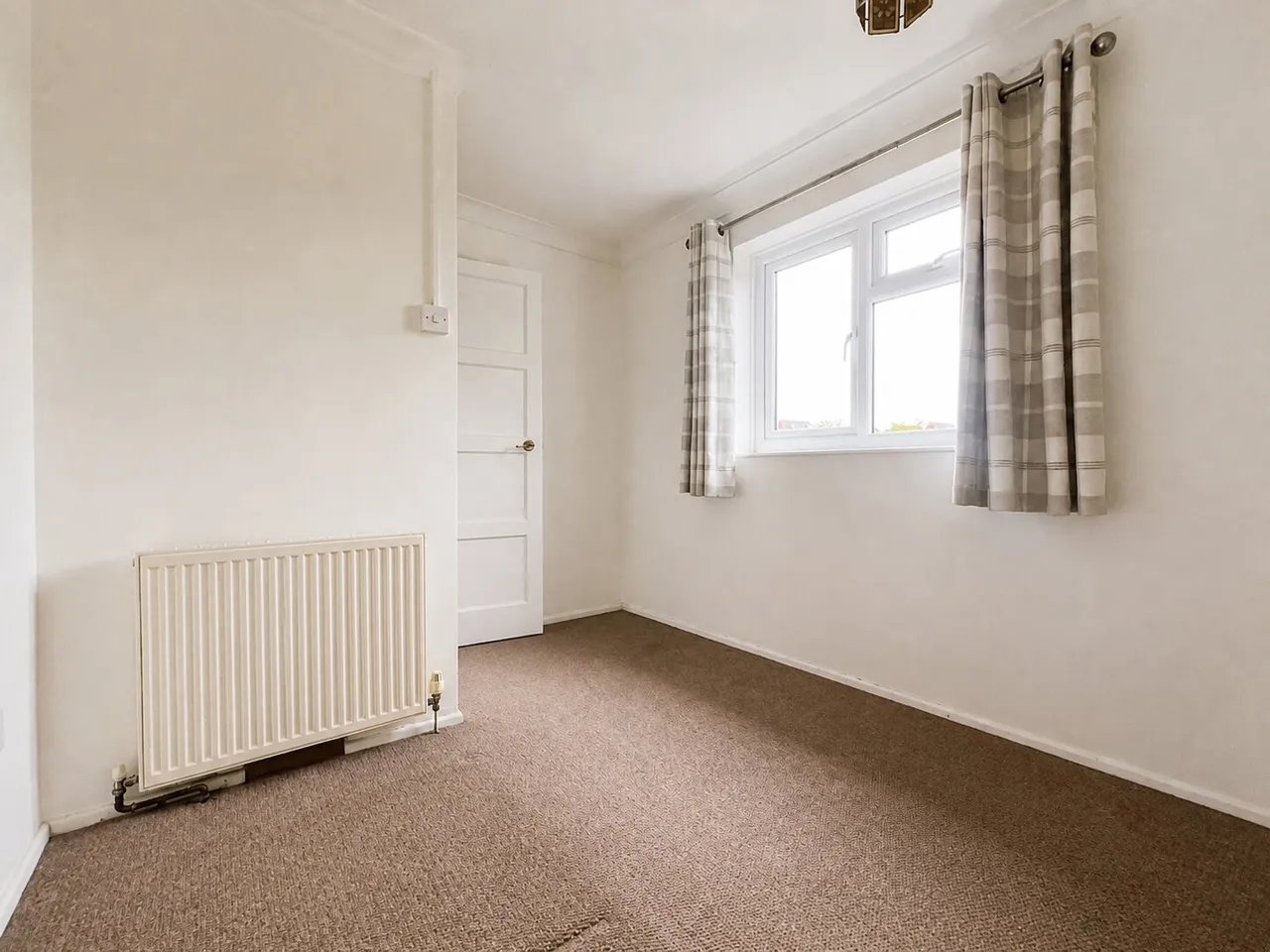 Clovelly Court, Corby, NN18, photo 9
