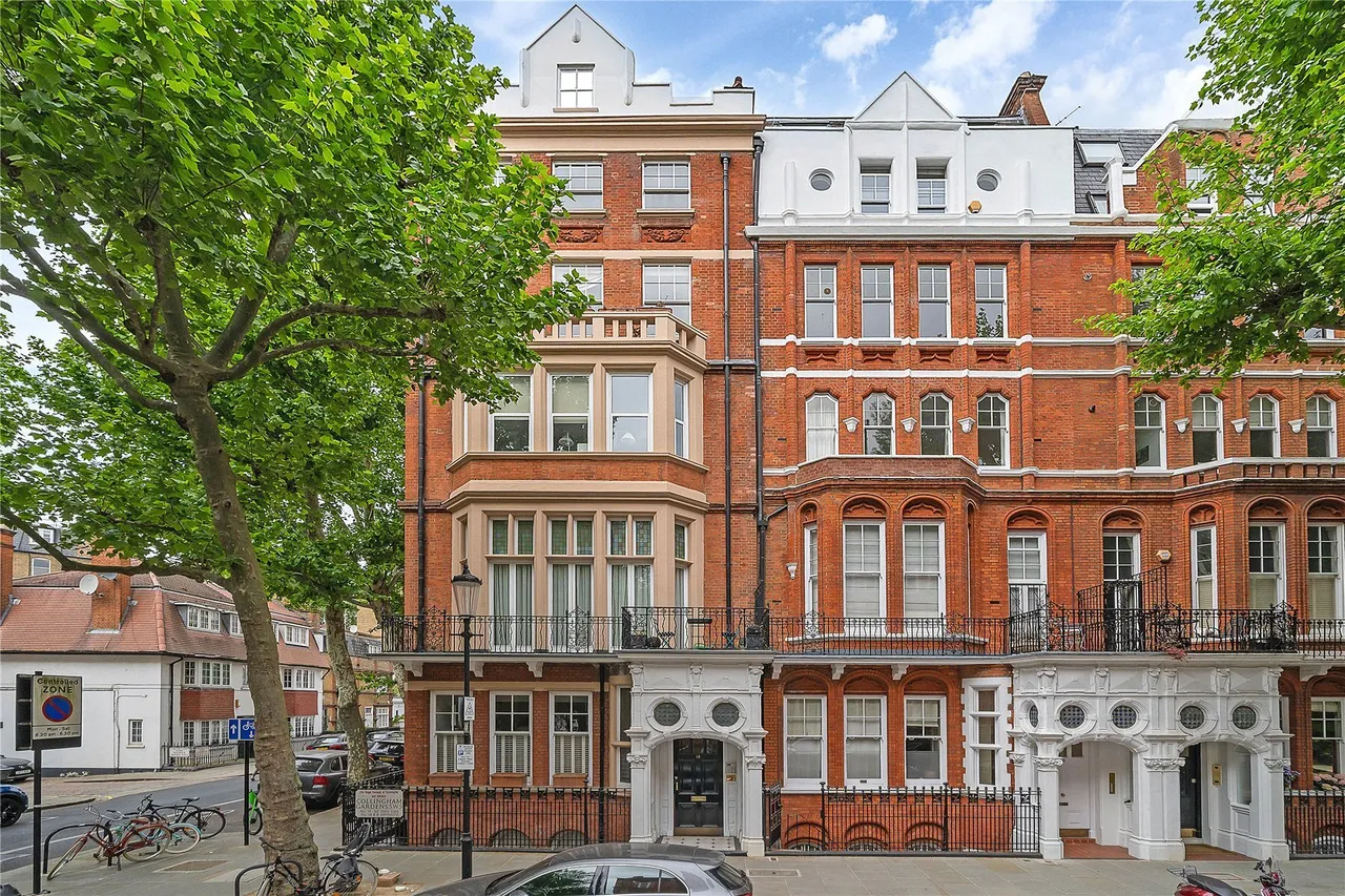 2 bed flat for sale — Collingham Gardens, Earl's Court, SW5