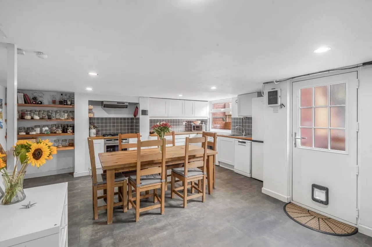 Pasture Crescent, Chapel Allerton, LS7, photo 2