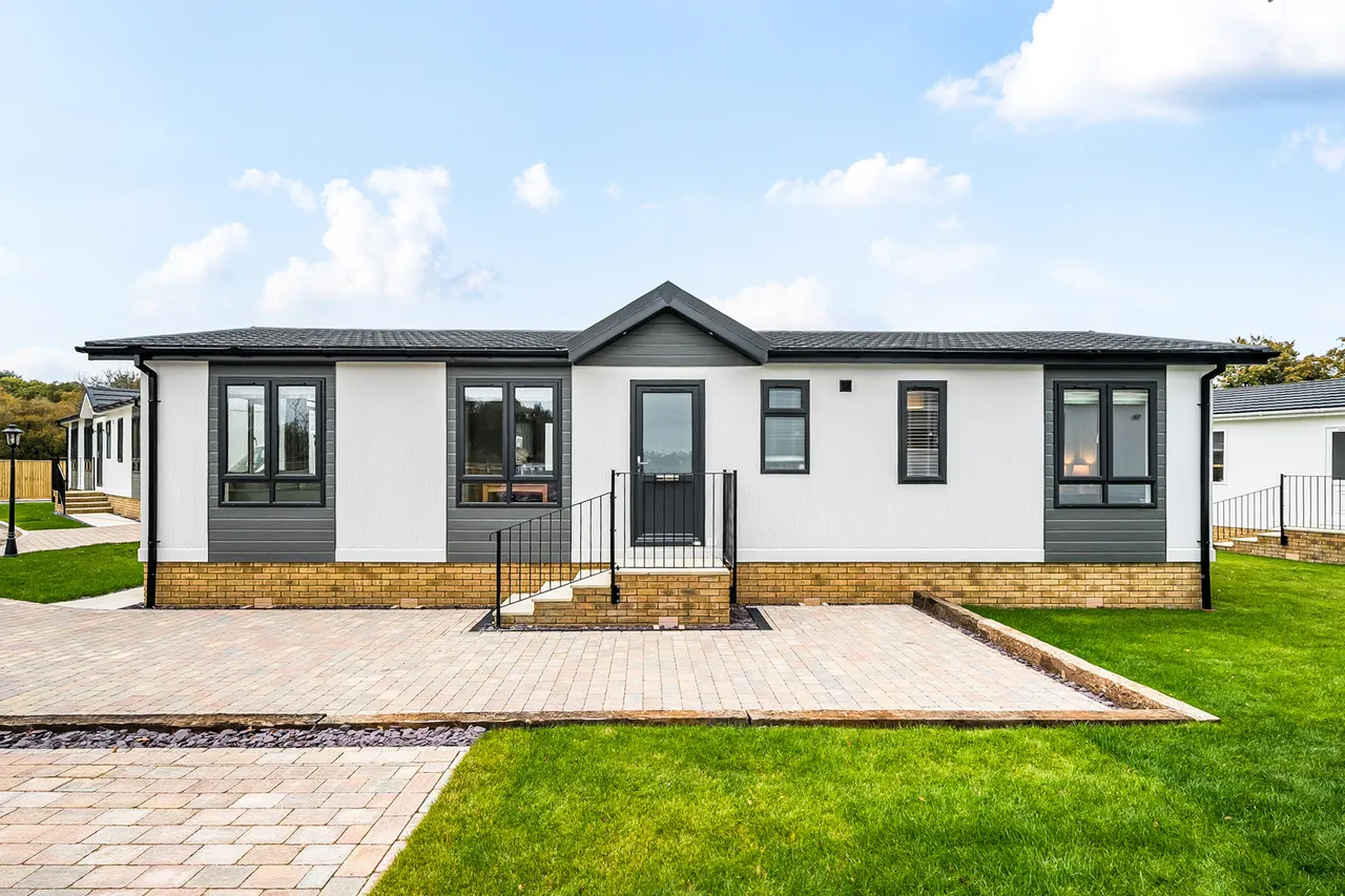2 bed park home for sale — Rye Hill, Bere Regis, Wareham