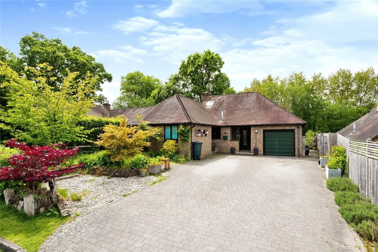 4 bed house for sale, Oakland Drive, Robertsbridge, TN32