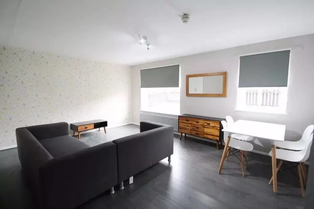 2 bed flat to rent, Stead Street, London, SE17