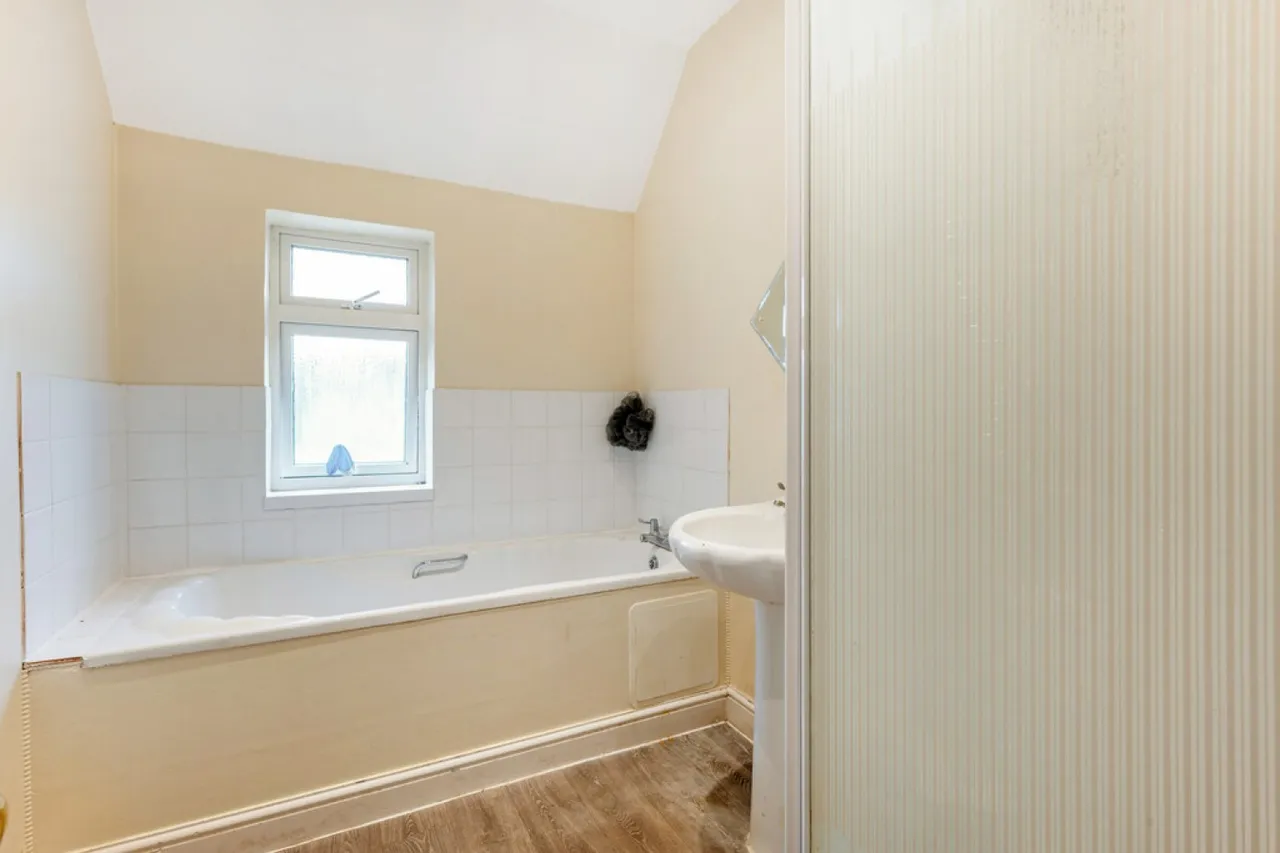 Stuart Crescent, Winchester, SO22, photo 5
