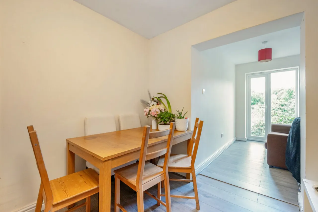 Stuart Crescent, Winchester, SO22, photo 4
