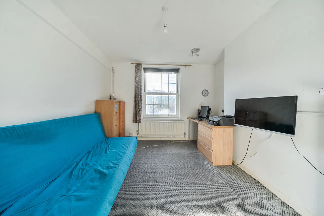 26 Hillyard Road, London, photo 2