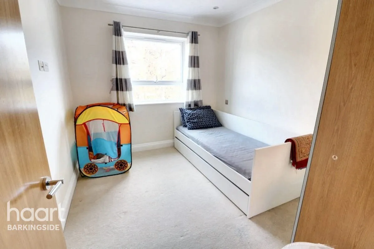 Cranbrook Road, Gants Hill, IG2, photo 5