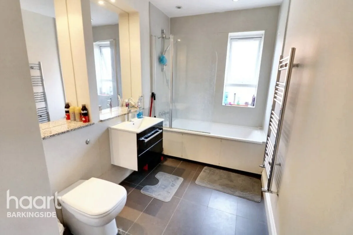 Cranbrook Road, Gants Hill, IG2, photo 6