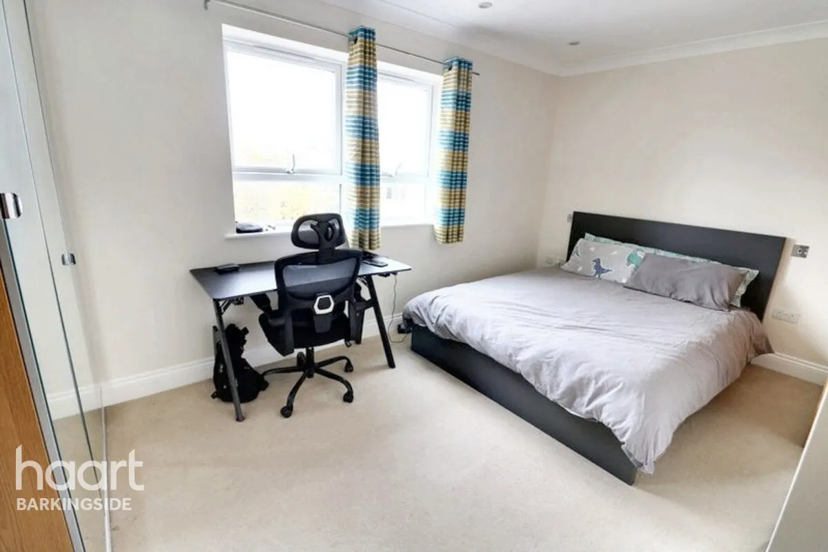 Cranbrook Road, Gants Hill, IG2, photo 4