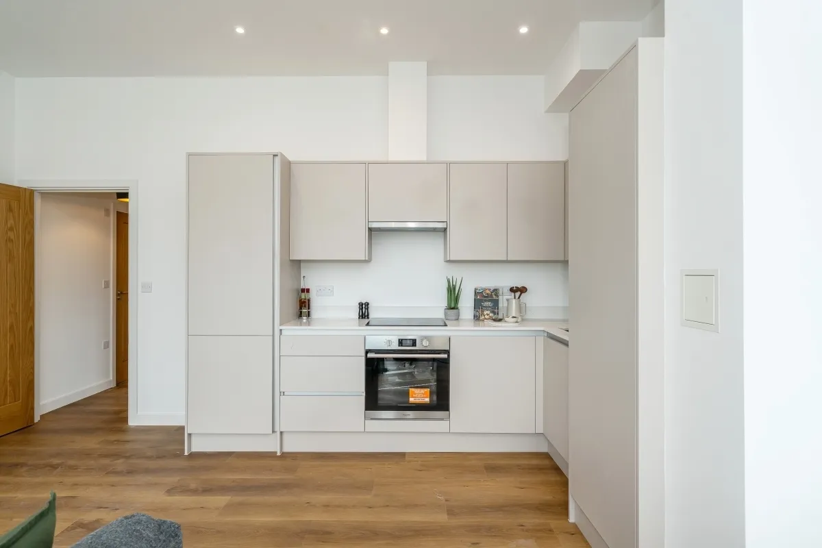 Lakeside Close, Staines-upon-thames, TW18, photo 4
