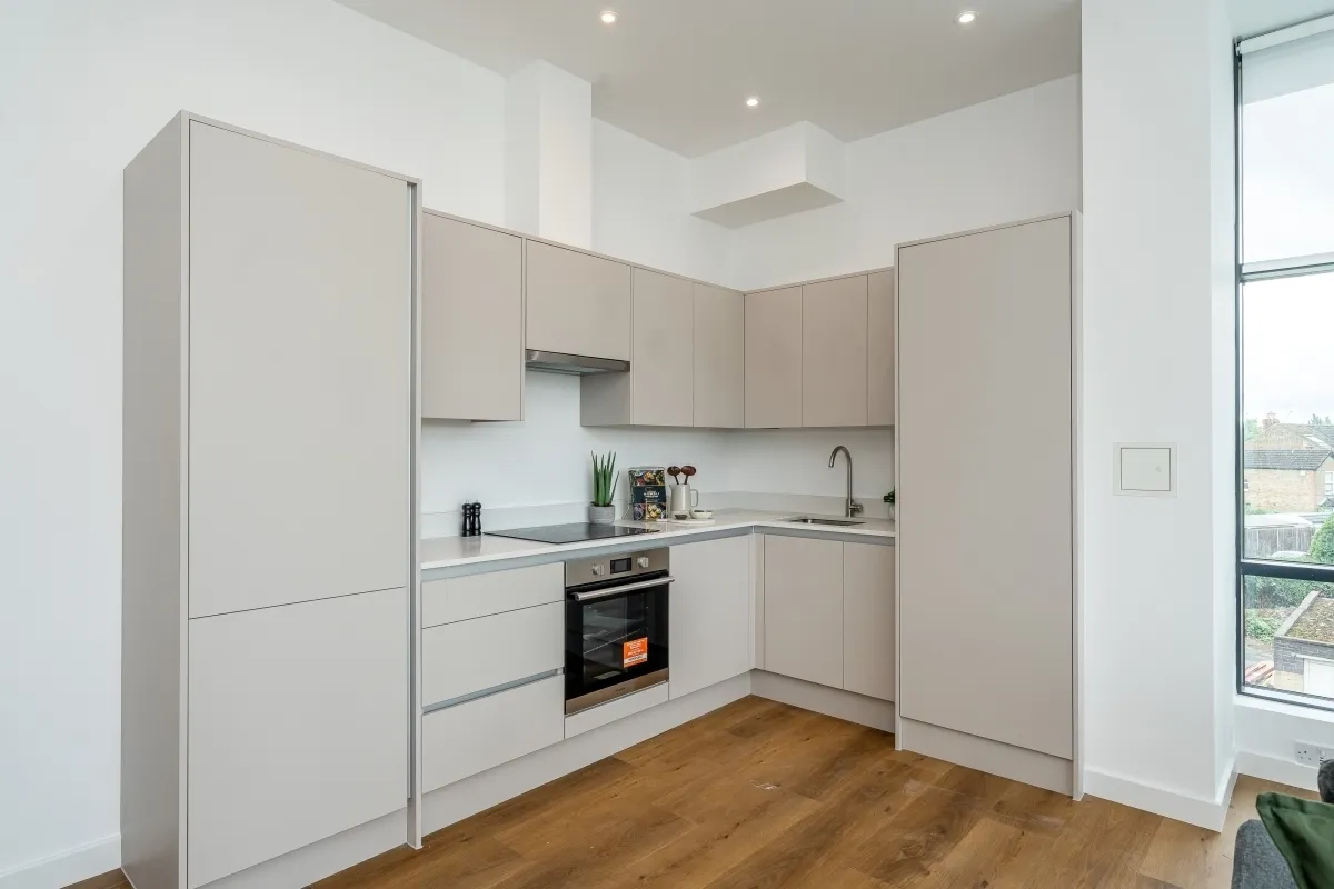 Lakeside Close, Staines-upon-thames, TW18, photo 5