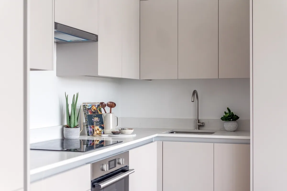 Lakeside Close, Staines-upon-thames, TW18, photo 10