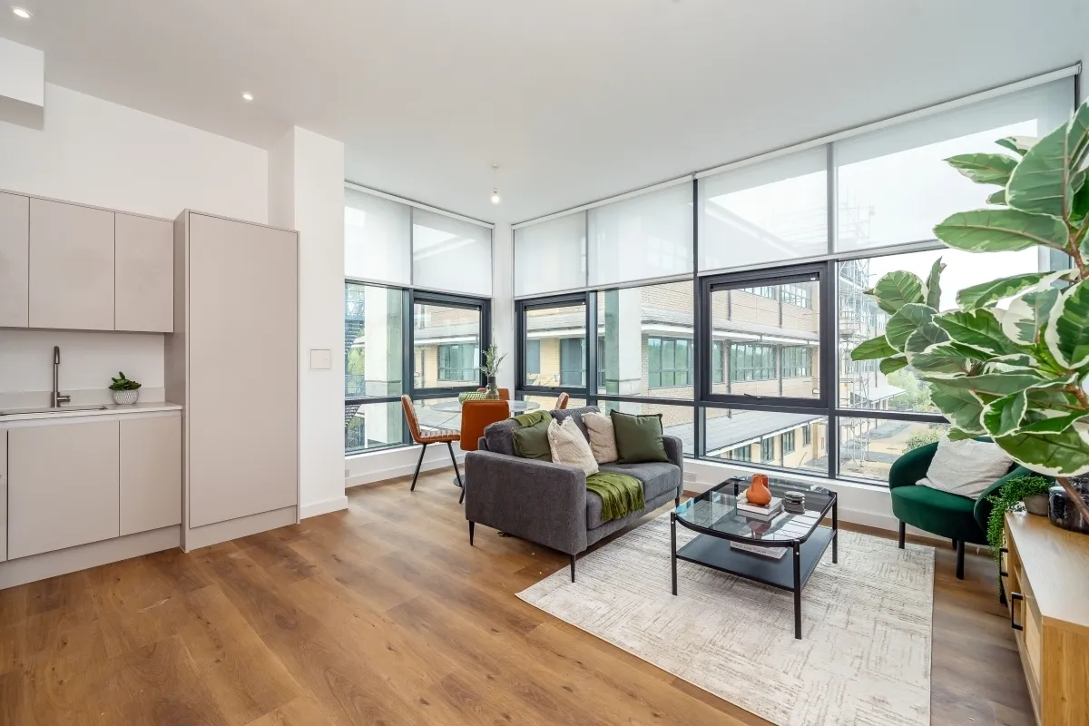 Lakeside Close, Staines-upon-thames, TW18, photo 2
