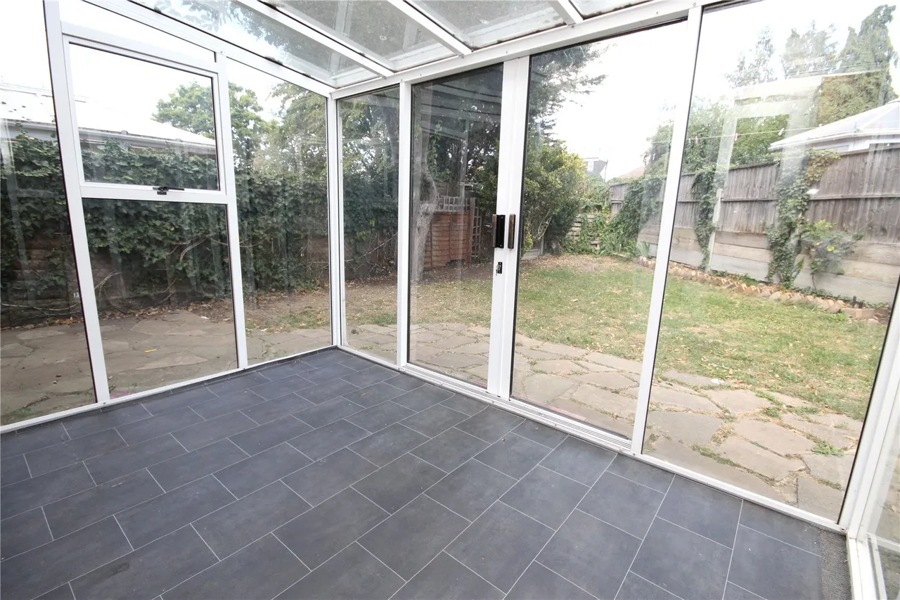 Lansbury Avenue, Chadwell Heath, RM6, photo 5