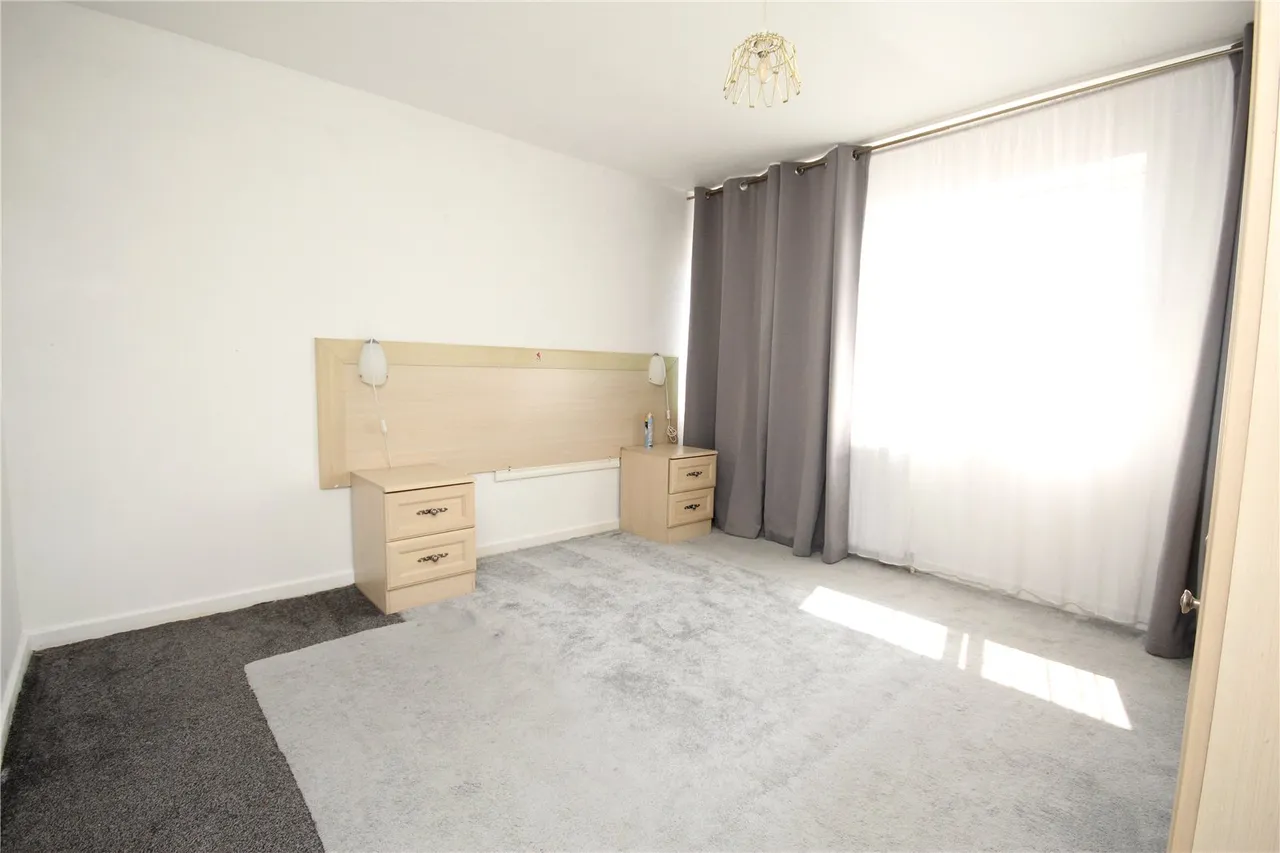 Lansbury Avenue, Chadwell Heath, RM6, photo 6