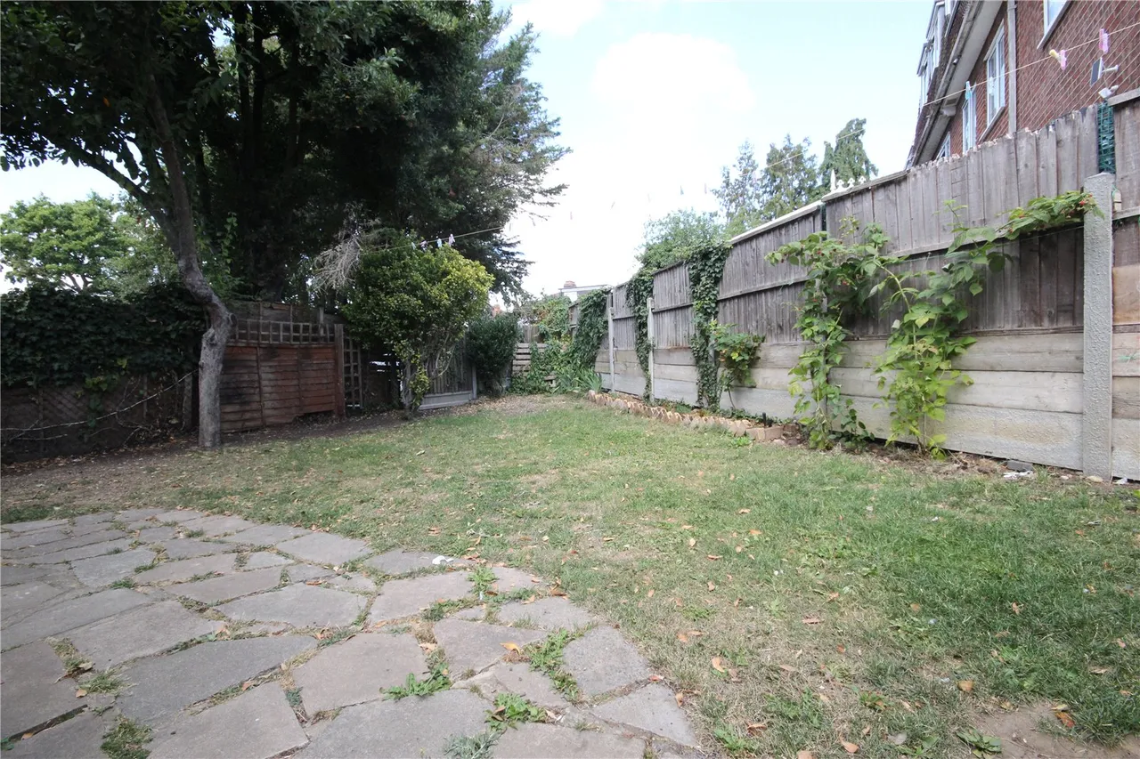 Lansbury Avenue, Chadwell Heath, RM6, photo 10