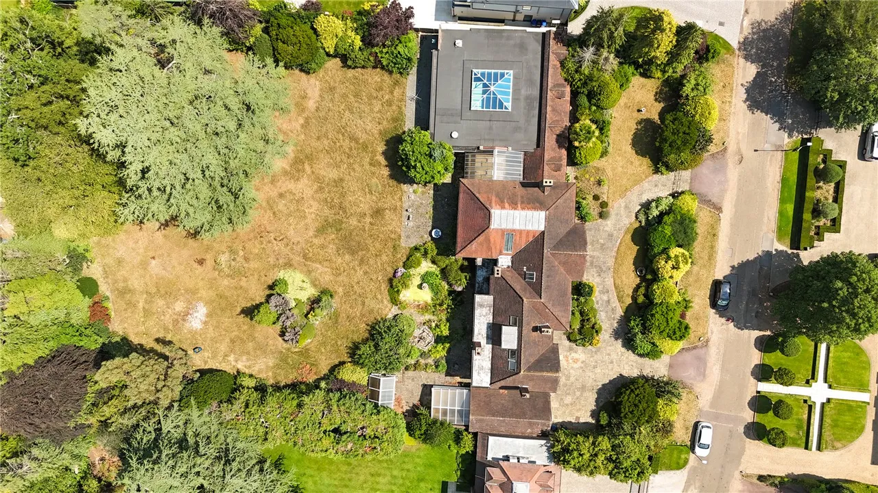 Priory Drive, Stanmore, HA7 3HN, photo 8