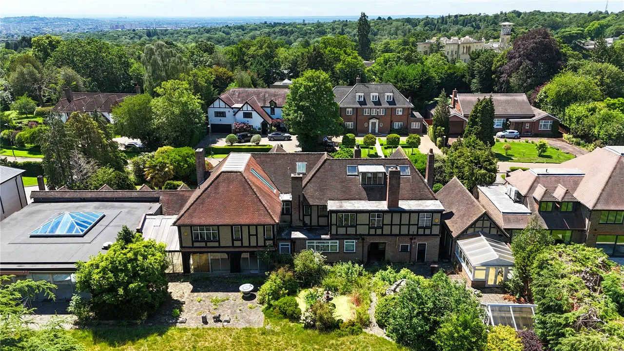 Priory Drive, Stanmore, HA7 3HN, photo 4