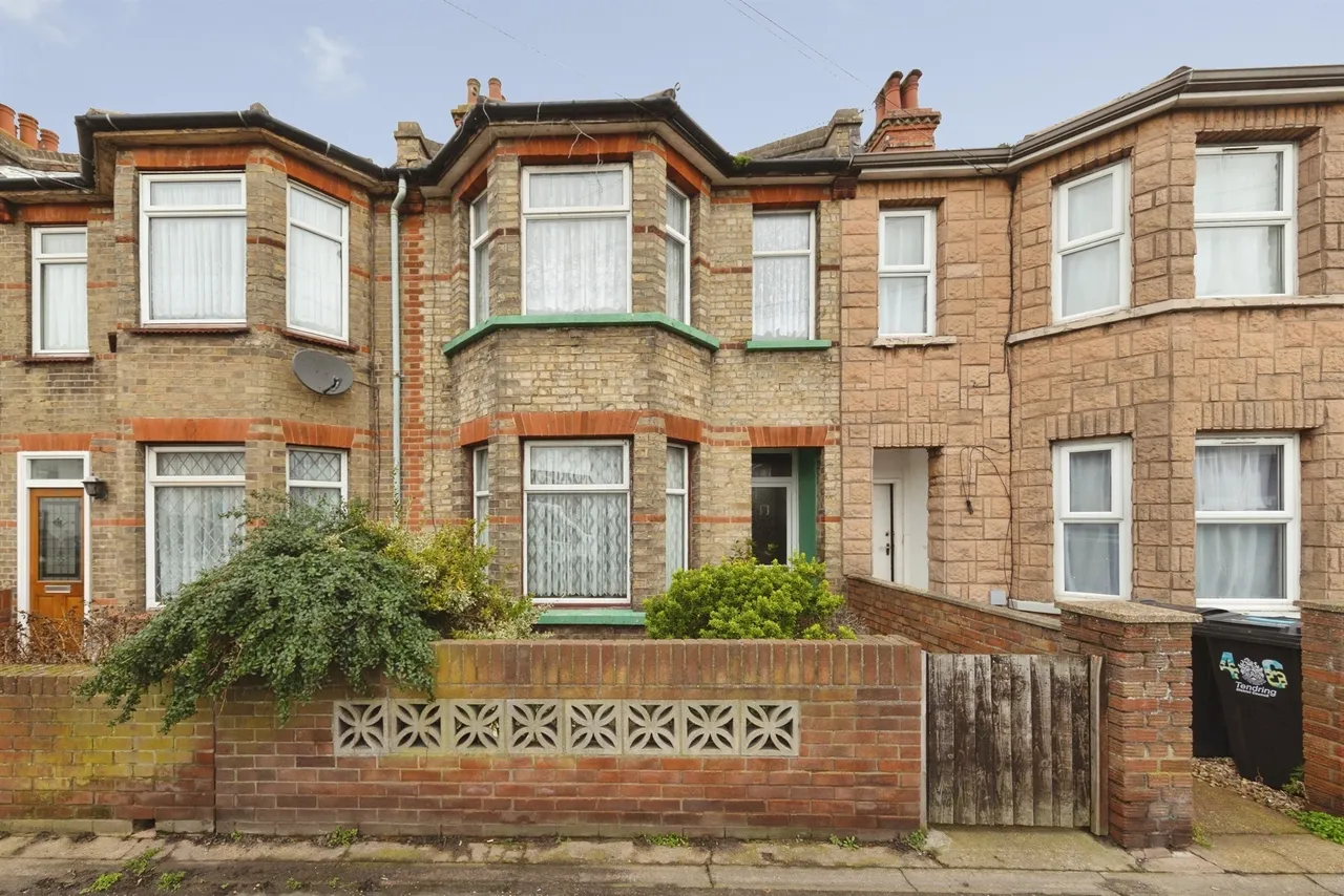 3 bed house for sale, St. Osyth Road, Clacton-On-Sea, CO15