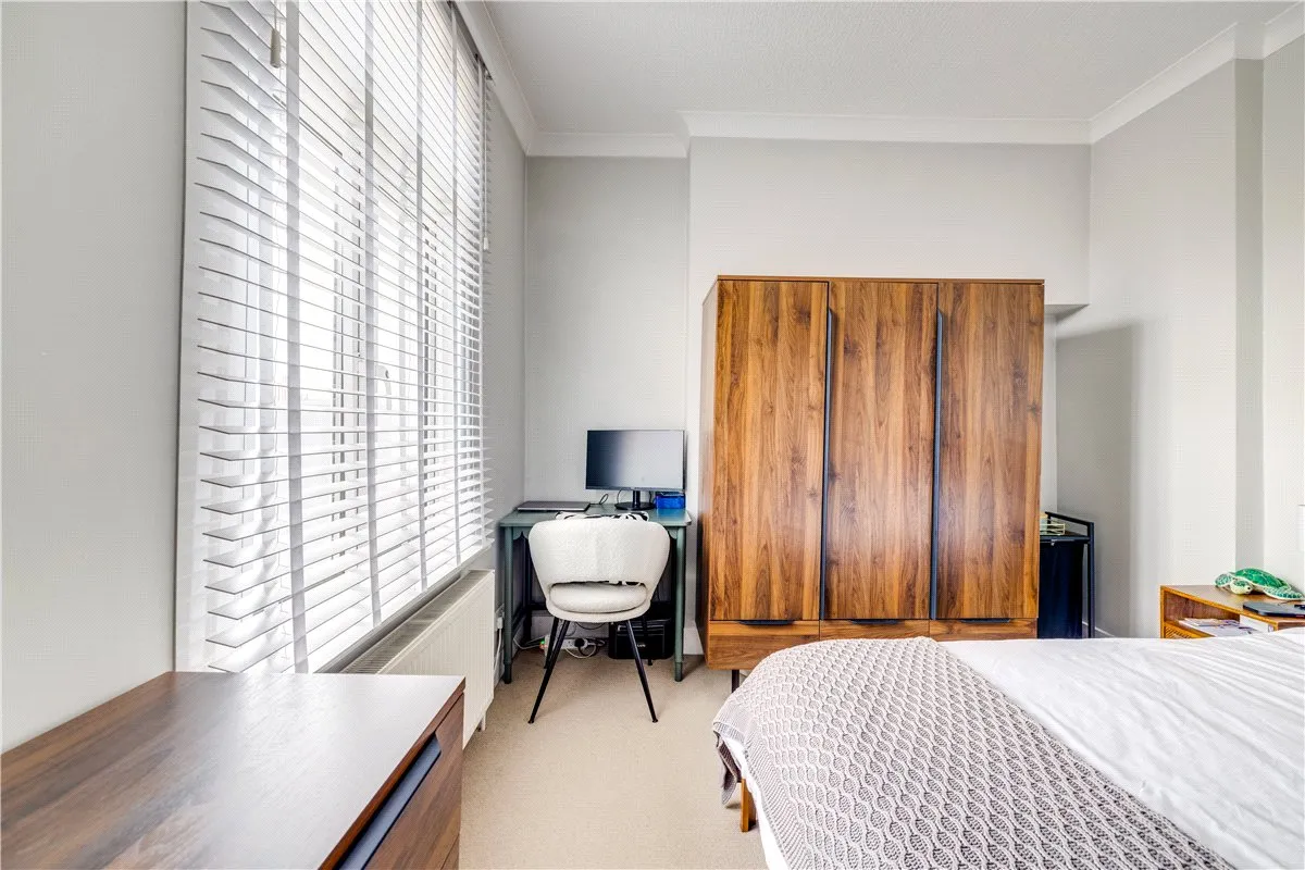 Merton Road, London, SW18, photo 10