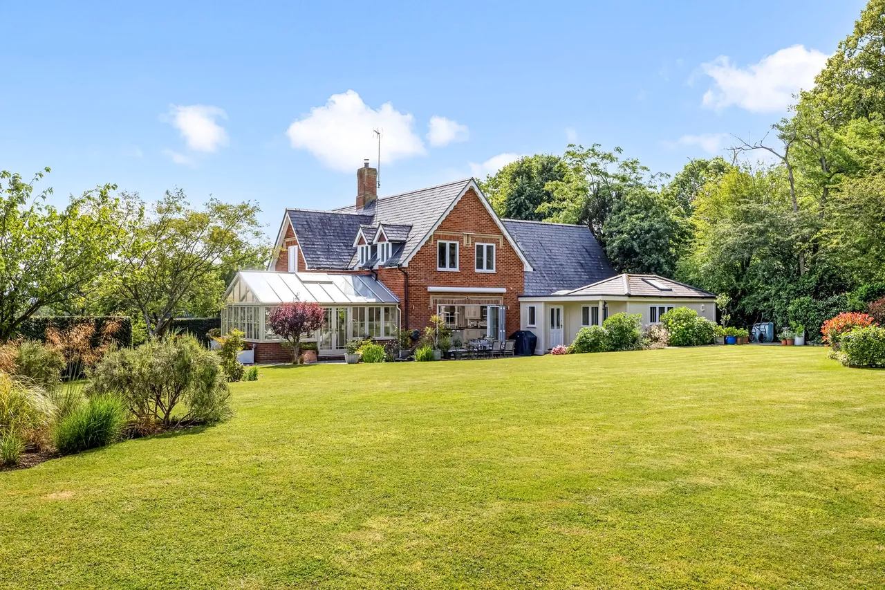 5 bed property for sale, Brighton Road, Shermanbury, RH13