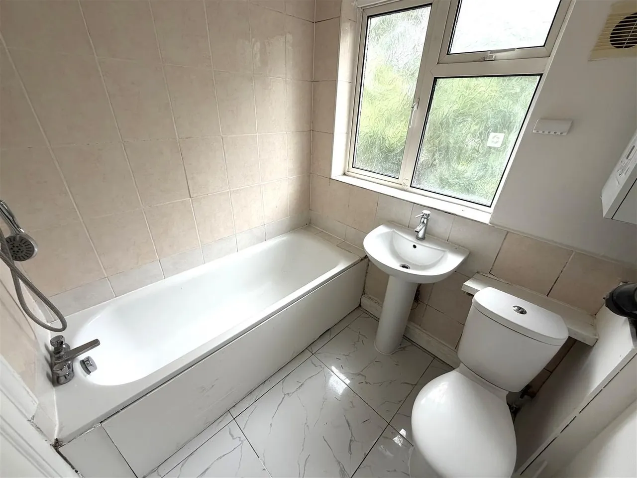 Lady Margaret Road, Southall, photo 6