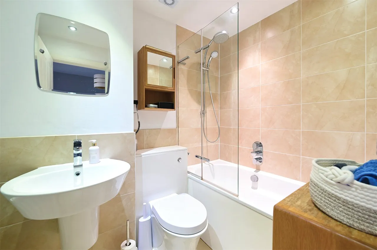 Whitby Close, Farnborough, Hampshire, GU14 6TR, photo 4