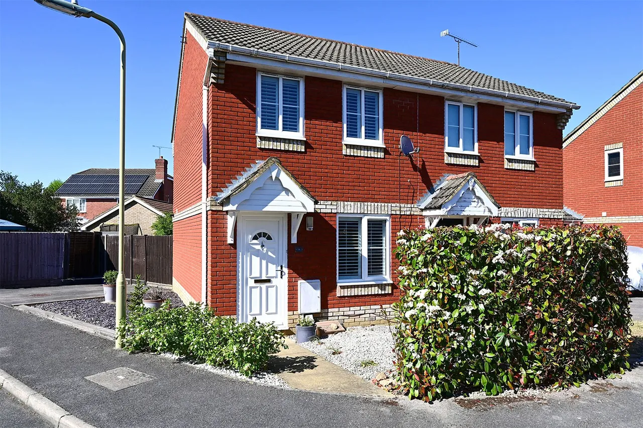 2 bed house for sale — Whitby Close, Farnborough, Hampshire, GU14 6TR