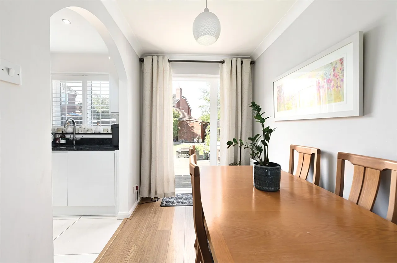 Whitby Close, Farnborough, Hampshire, GU14 6TR, photo 9