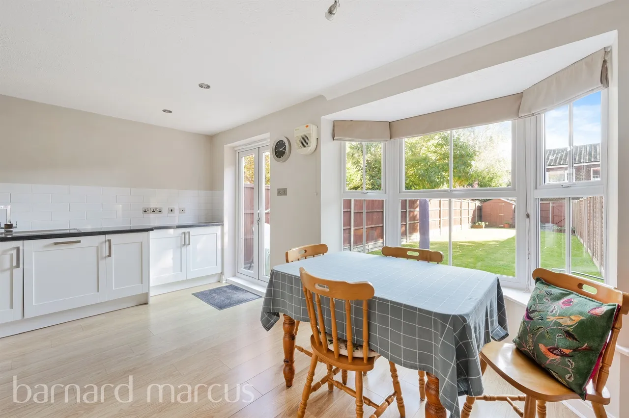 Albury Road, Merstham, RH1, photo 2
