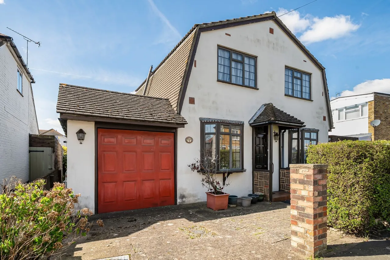 4 bed house for sale, Cambridge Road, Ashford, TW15