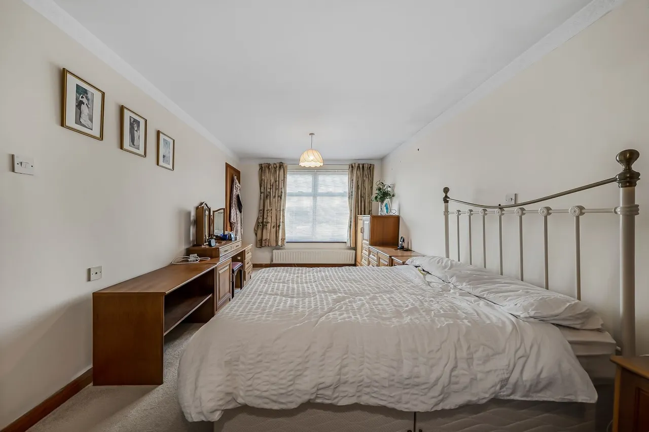 Cambridge Road, Ashford, TW15, photo 16