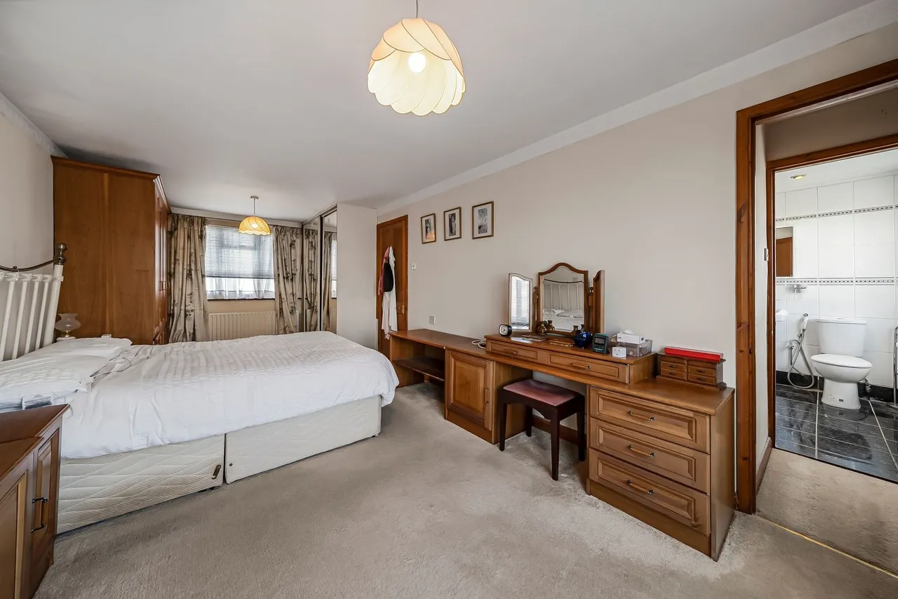 Cambridge Road, Ashford, TW15, photo 17