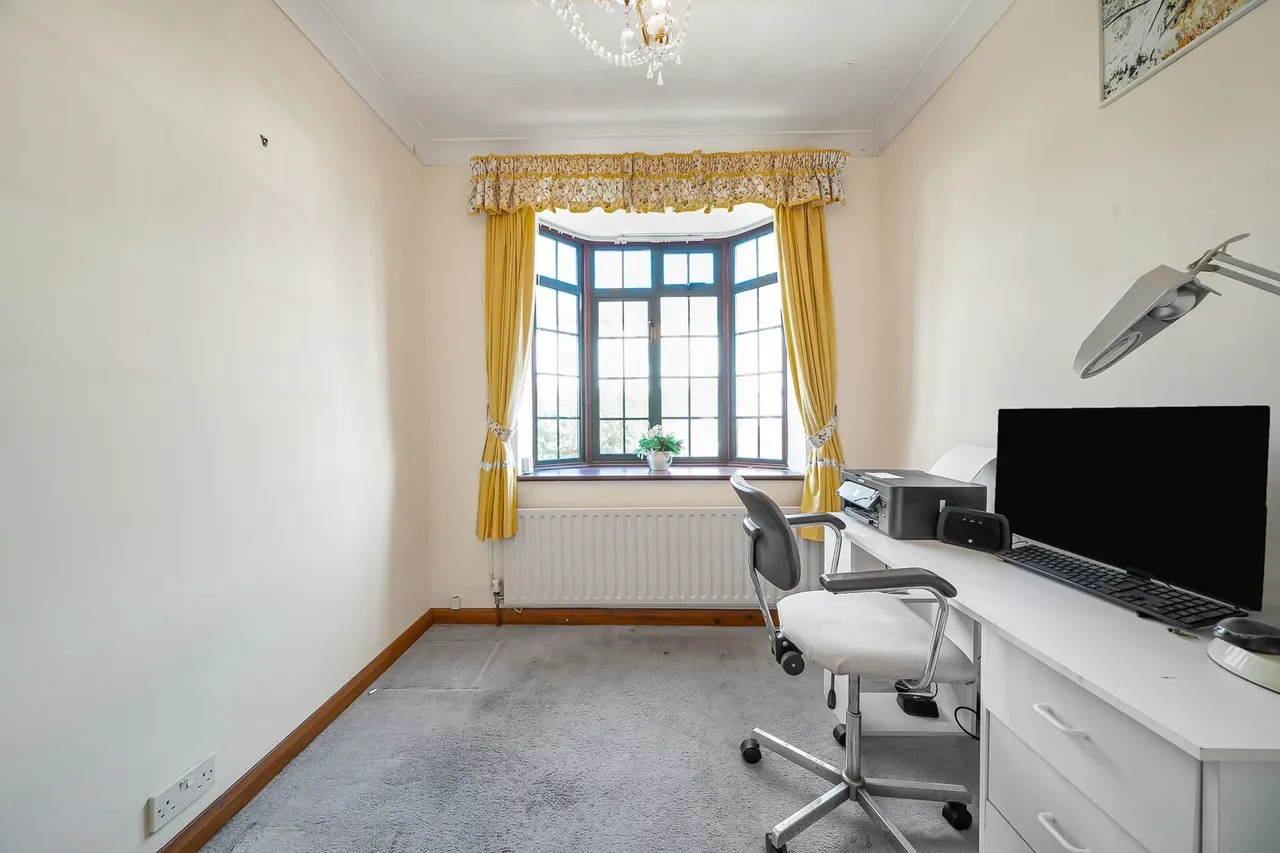 Cambridge Road, Ashford, TW15, photo 11