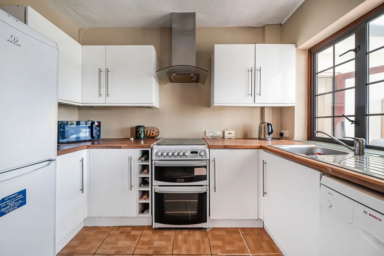 Cambridge Road, Ashford, TW15, photo 2
