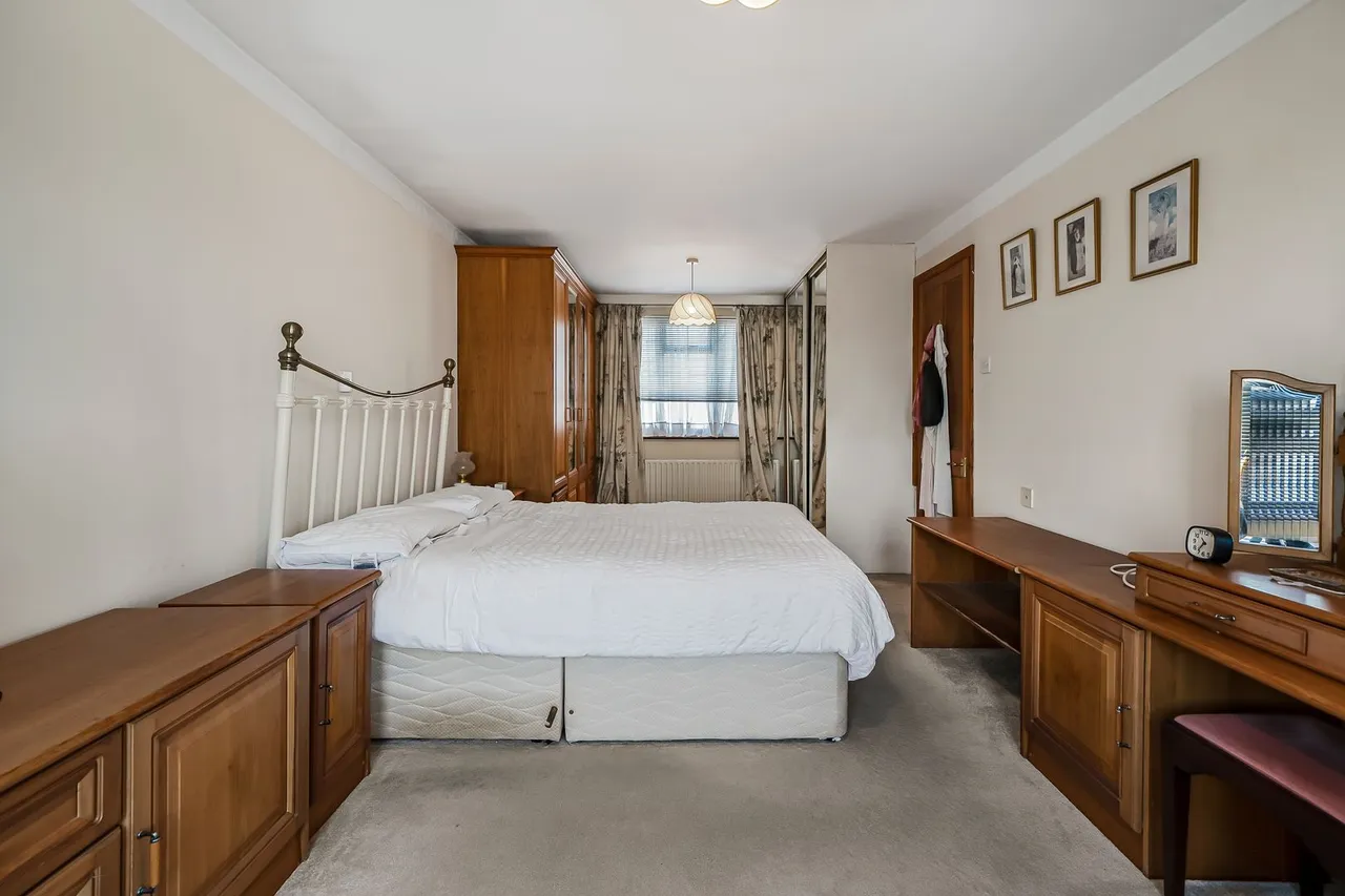Cambridge Road, Ashford, TW15, photo 18
