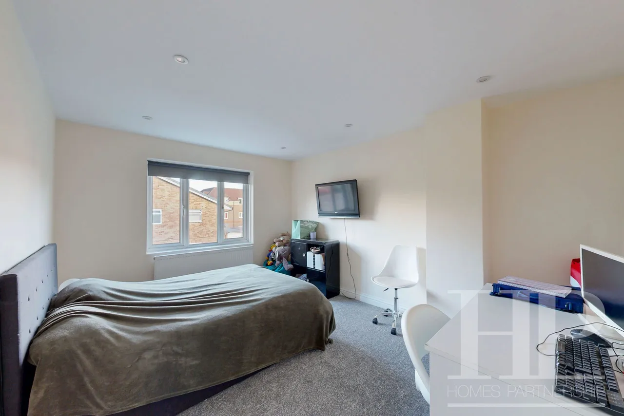 Crawley Road, Horsham, RH12, photo 7