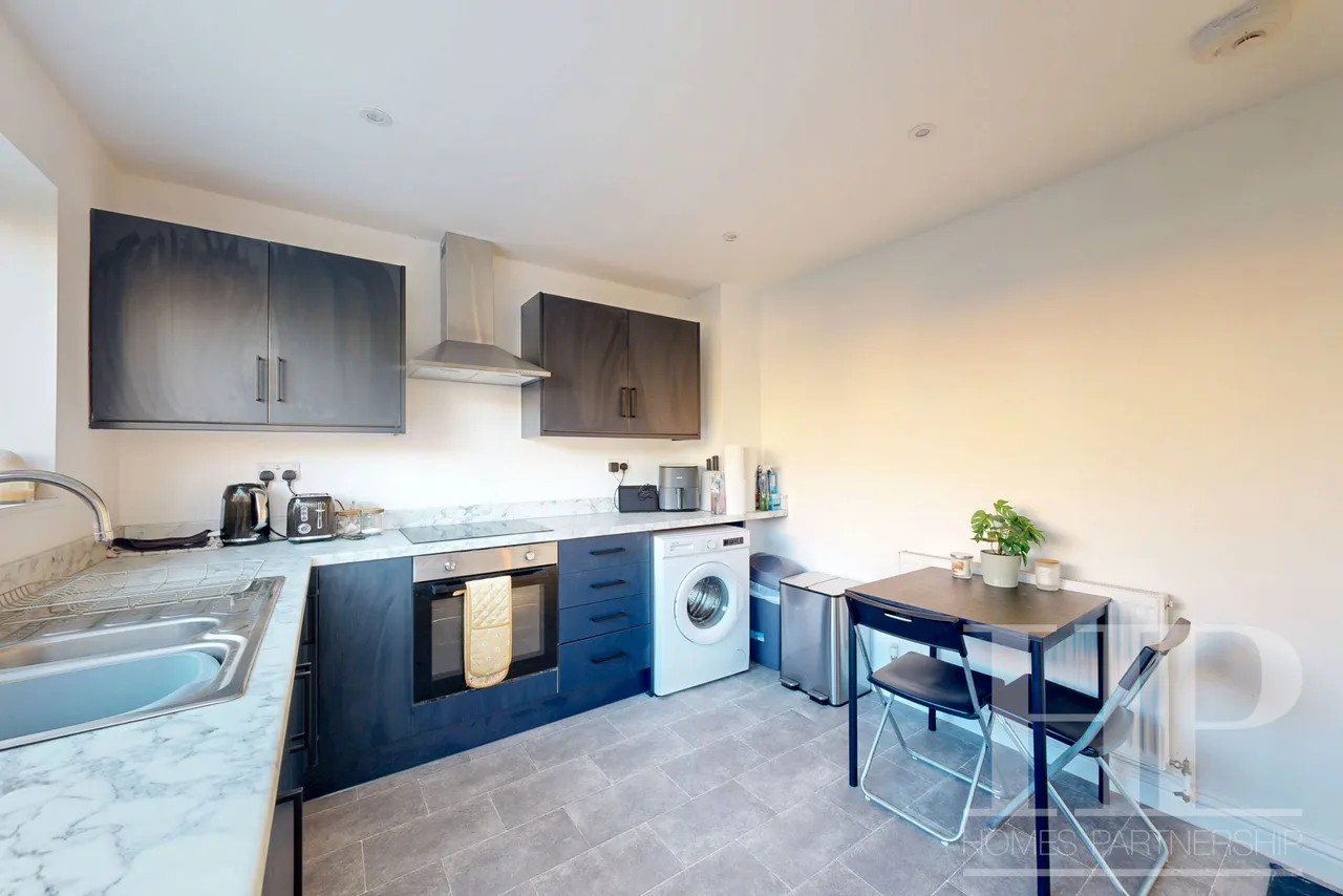 Crawley Road, Horsham, RH12, photo 6