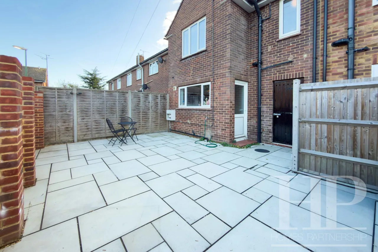 Crawley Road, Horsham, RH12, photo 4