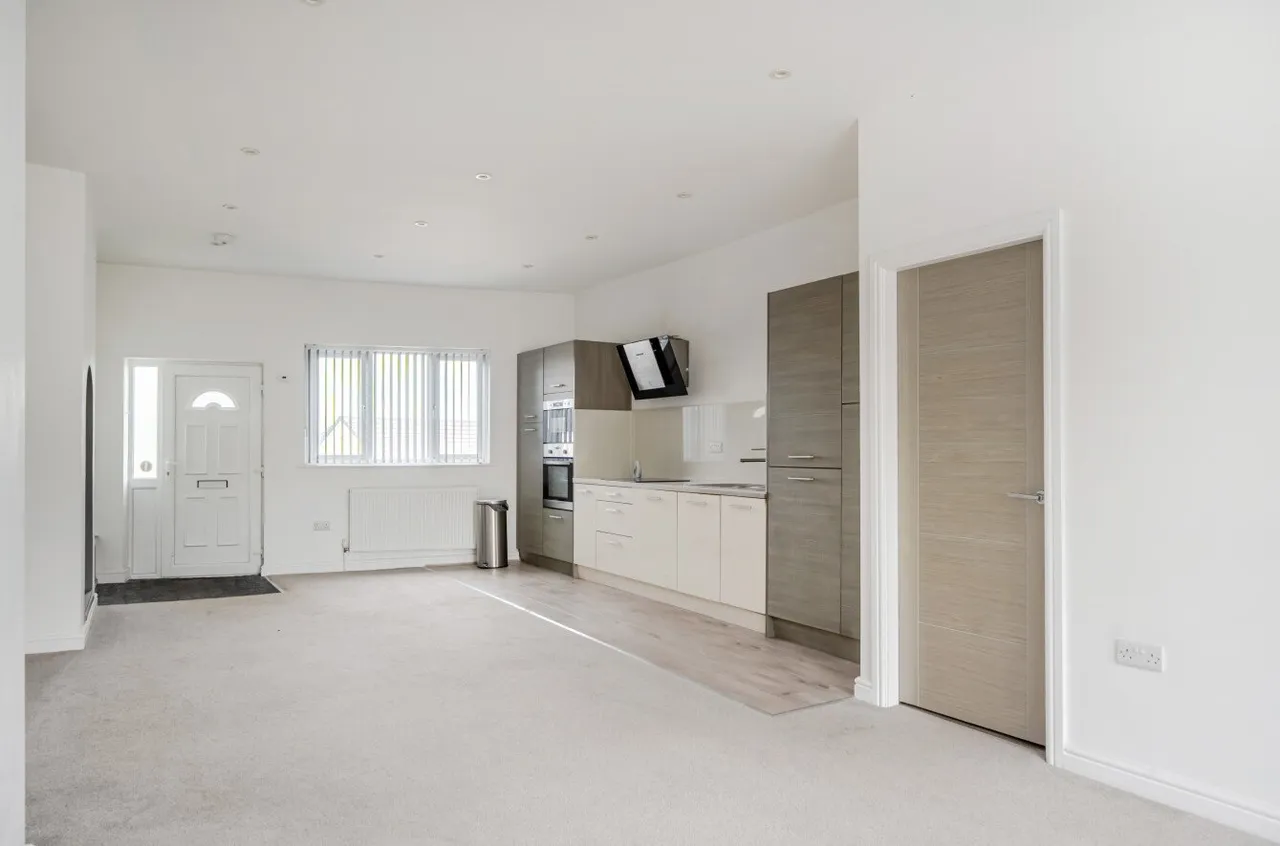 Main Street, Shadwell, LS17, photo 3