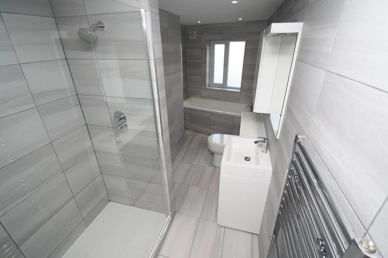 Main Street, Shadwell, LS17, photo 7