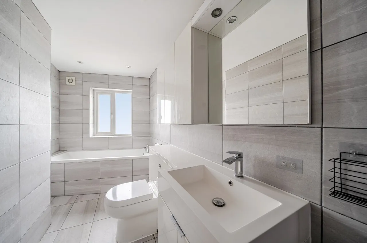 Main Street, Shadwell, LS17, photo 8