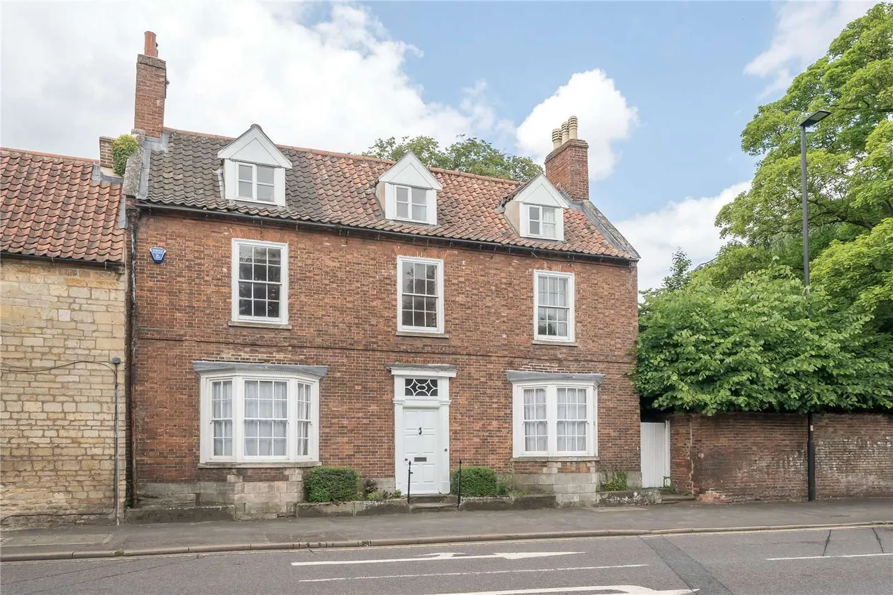 5 bed house for sale — Manthorpe Road, Grantham, Lincolnshire, NG31 8DA