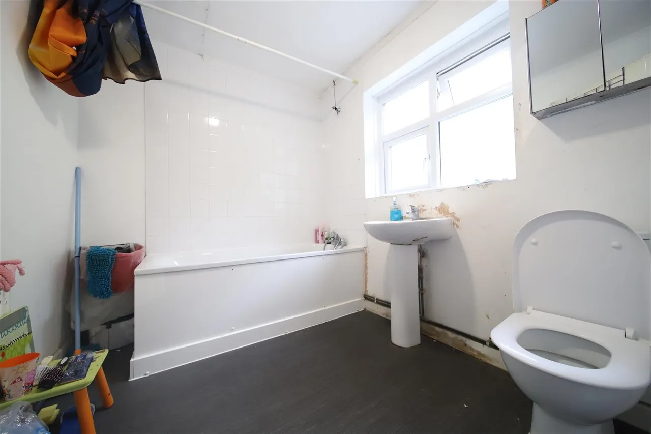 Ordnance Road, Enfield, Middlesex EN3 6HE, photo 7