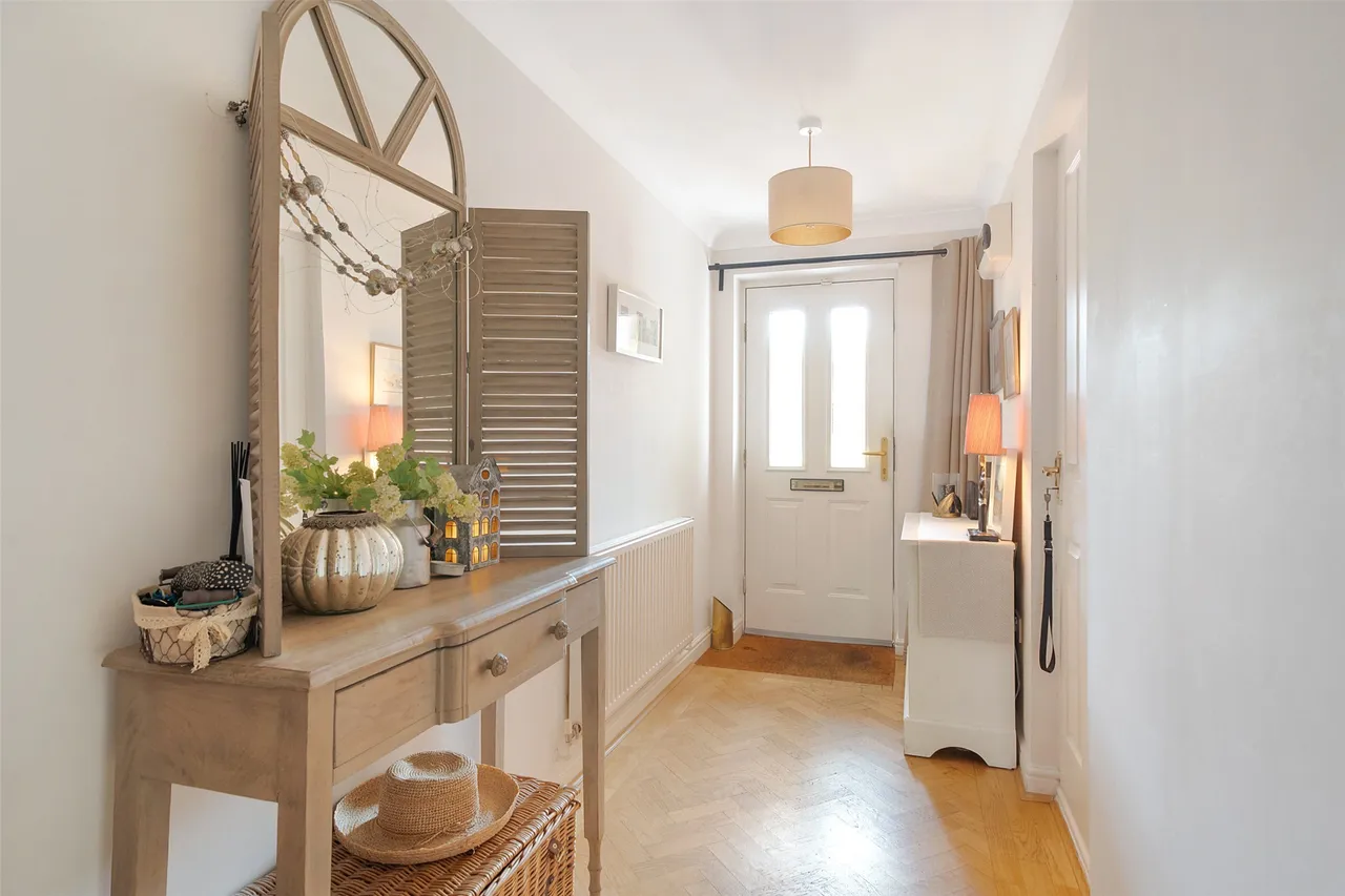 St. Austells Place, Hol, RH5, photo 10