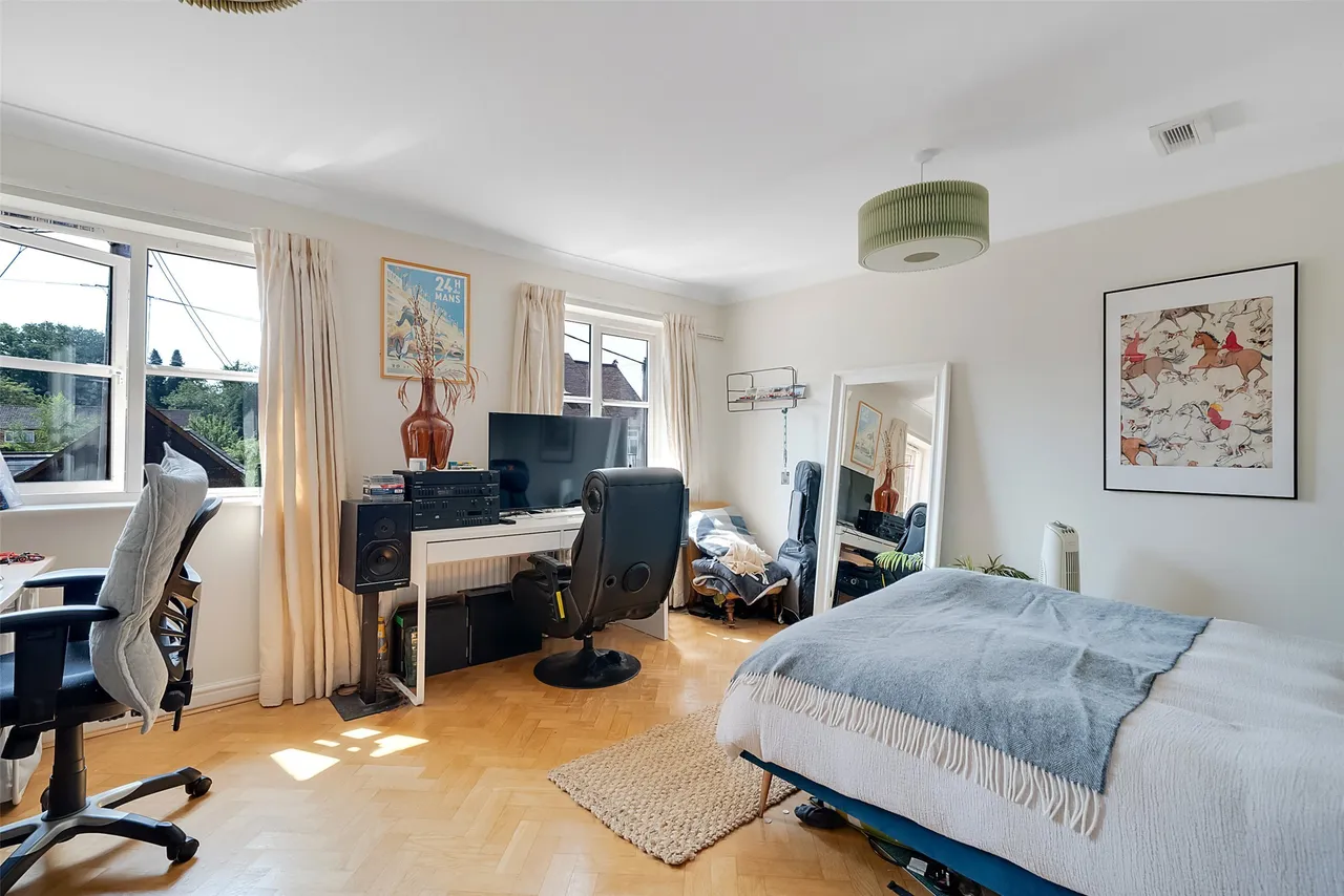 St. Austells Place, Hol, RH5, photo 11