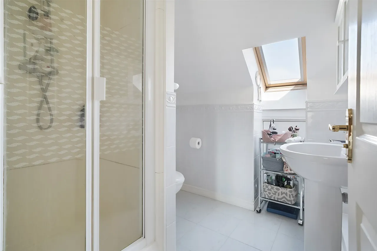 St. Austells Place, Hol, RH5, photo 12